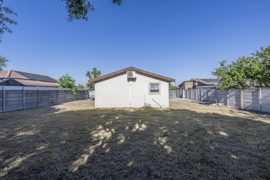 3 Bedroom Property for Sale in De Oude Spruit Western Cape